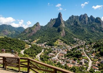 Onde nasceu o montanhismo brasileiro em 1912 e a Seleção treina até hoje: a cidade serrana a 95 km do Rio com a maior rede de trilhas do país