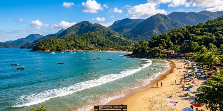 A Capital do Surfe paulista reúne 102 praias em 106 km de costa e guarda o primeiro tratado de paz das Américas