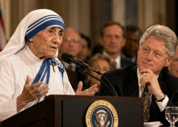 Bill Clinton Ao Comentar A Grandiosidade E O Legado De Madre Teresa Disse Ela Verdadeiramente Viveu Aquilo Que Dizia