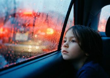 Estudos mostram que crianças que decoravam as placas dos carros ou os azulejos do banheiro para passar o tempo estavam construindo o que hoje é conhecido como ancoragem visual para alívio de estresse