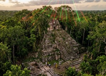 O detalhe imperceptível em dados públicos do Google que permitiu a um estudante de arqueologia encontrar uma antiga cidade maia perdida