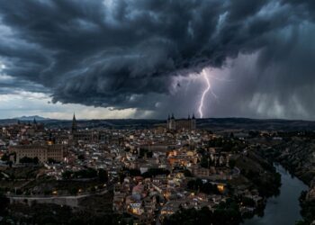 Modelos meteorológicos confirmam: entre domingo e terça-feira, uma baixa pressão isolada trará tempestades fortes para a península