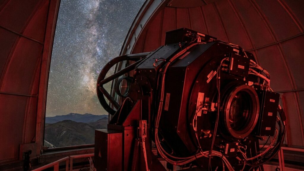 Físicos detectam um comportamento incomum e um halo invisível de proporções gigantescas ao redor da Galáxia do Sombrero onde antes se acreditava existir apenas o vazio espacial