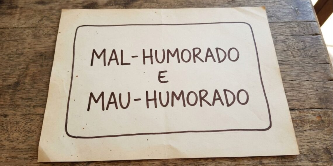 Como você escreve corretamente: "mal-humorado", "mau-humorado" ou as duas formas existem?