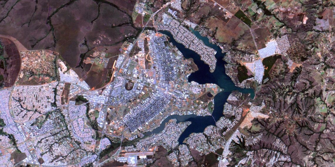 Uma cidade em forma de avião erguida em 41 meses: a capital projetada do zero que virou a maior área tombada do mundo
