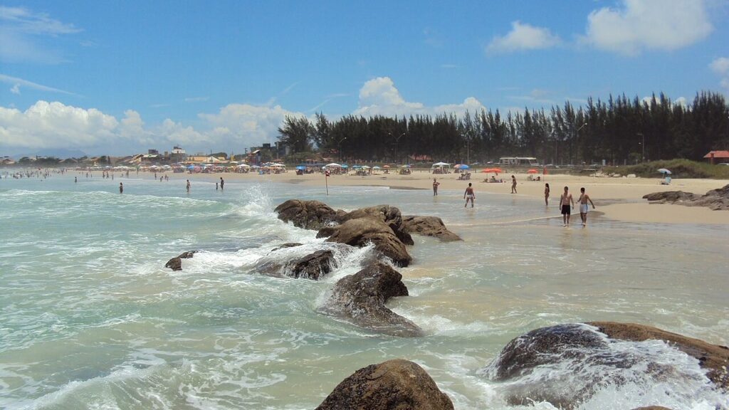 A menor cidade de Santa Catarina é a que mais cresce e reúne 39 praias de águas cristalinas em apenas 35 km²