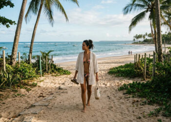 A ilha sem carros que foi refúgio de piratas e tem praia eleita a 4ª melhor do mundo na Bahia