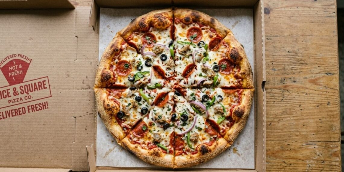 Por que a pizza é perfeitamente redonda, mas sempre é entregue na sua casa dentro de uma caixa quadrada?