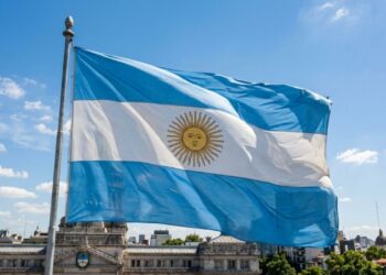 Por que o sol da bandeira da Argentina tem um rosto humano?