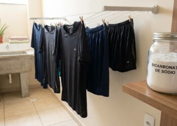 Como tirar o cheiro ruim de suor das roupas de academia: o truque fácil de colocar bicarbonato de sódio na lavagem da máquina
