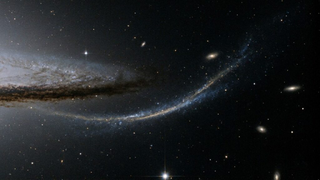 Físicos detectam um comportamento incomum e um halo invisível de proporções gigantescas ao redor da Galáxia do Sombrero onde antes se acreditava existir apenas o vazio espacial
