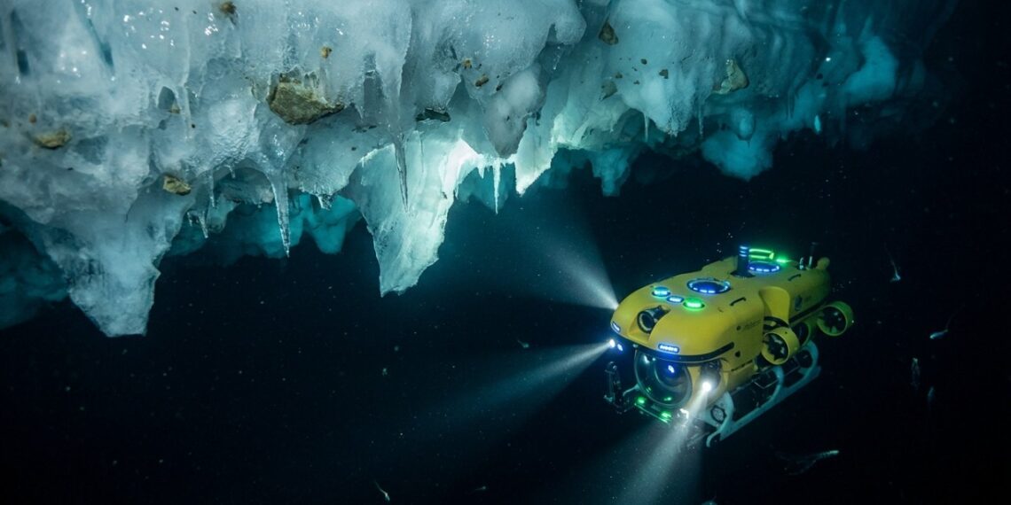 Submarino enviado em missão extrema sob o gelo da Antártida surpreende a ciência ao descobrir uma paisagem oculta que muda as previsões do nível do mar