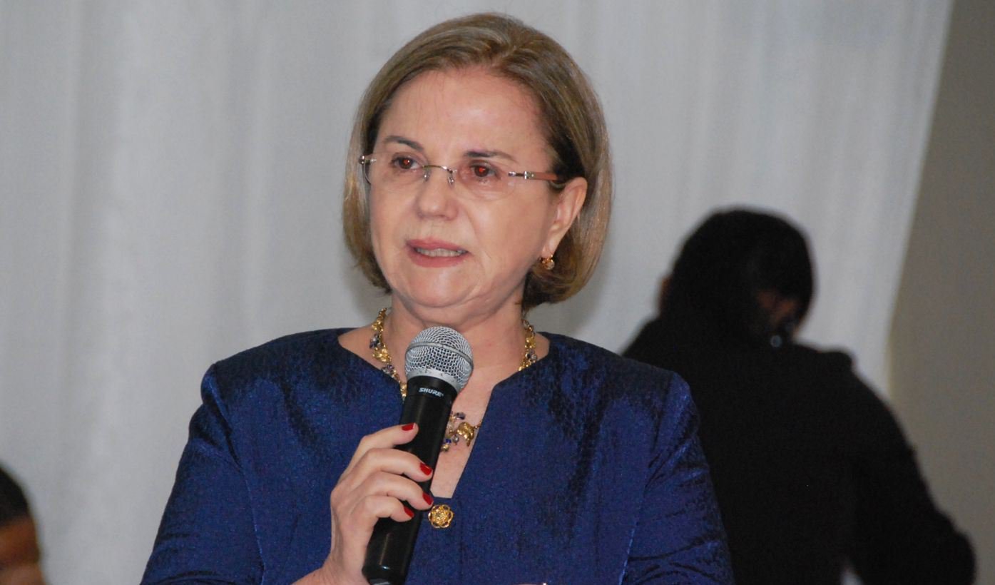 As ações contra os magistrados são de autoria do Grupo de Promotores Itinerantes (GPI) e requerem a condenação dos juízes por improbidade administrativa, inclusive com a perda da função pública; as ações são contra os juízes Abrahão Lincoln Sauaia, José de Arimatéria Correia Silva e Luís Carlos Nunes Freire, aposentados compulsoriamente por decisão do Conselho Nacional de Justiça (CNJ), e contra o juiz Reinaldo de Jesus Araújo, atualmente em disponibilidade; os processos foram solicitados ao presidente do CNJ, Joaquim Barbosa pela procuradora-geral de justiça, Regina Rocha (foto)