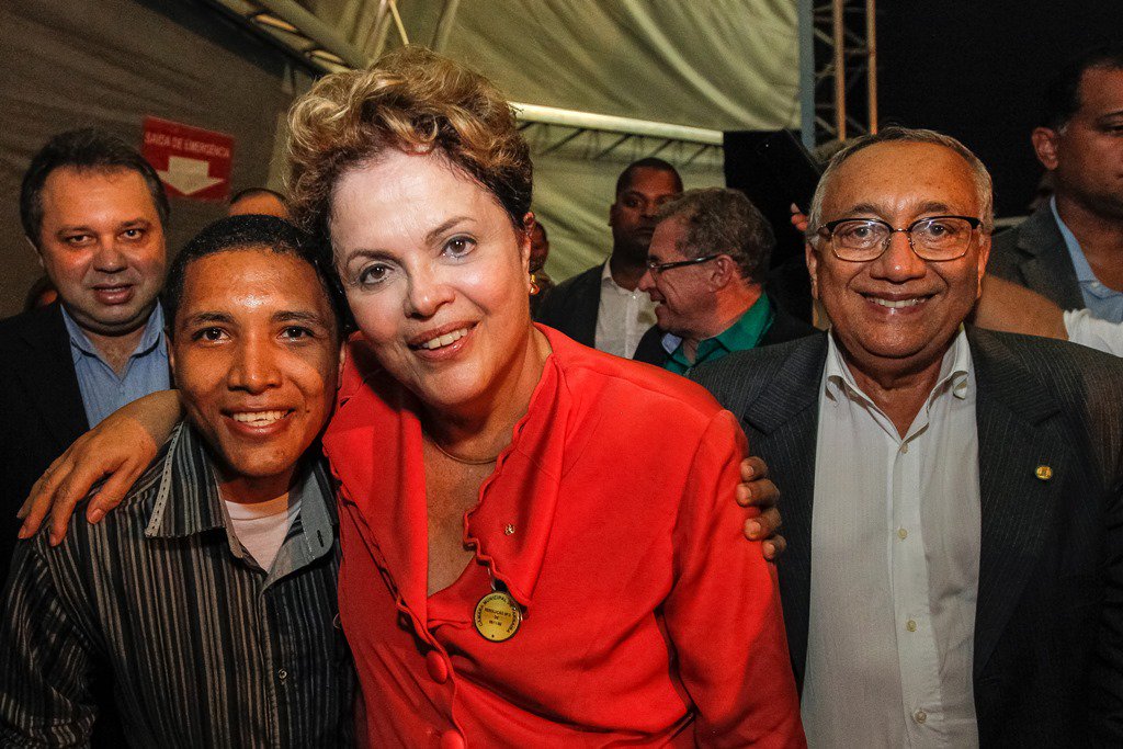 Durante a audiência, a presidente reafirmou que está na torcida pela pré-candidatura e eleição de Gastão Vieira (PMDB) ao Senado, ex-ministro do Turismo de seu governo; segundo o deputado federal peemedebista a presidente Dilma demonstrou interesse em vir ao Maranhão para participar da entrega do certificado aos alunos que estão sendo formados pelo governo estadual, pelo Pronatec