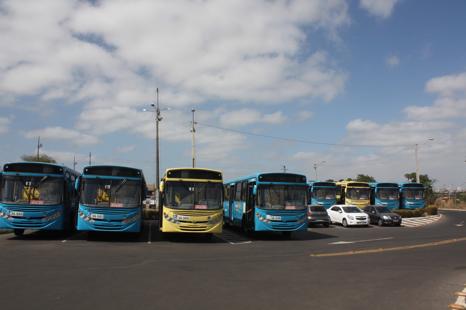 A greve dos rodoviários chega ao fim em São Luís após 16 dias; todos os níveis de passagens serão reajustados em R$ 0,30 na capital; a Justiça determinou reajuste salarial e do vale-alimentação a rodoviários; o Ministério Público pede que a Prefeitura de São Luís promova a imediata deflagração do processo licitatório das linhas de transporte urbano, além da adoção de medidas para combater as fraudes ocorridas pelo uso ilícito do cartão de transporte de passageiros não inclusos no benefício