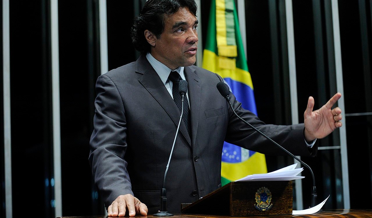 Plenário do Senado Federal durante sessão deliberativa ordinária.
Em discurso, senador Lobão Filho (PMDB-MA).
Foto: Marcos Oliveira/Agência
