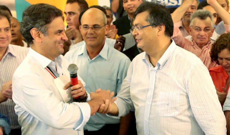 O presidenciável do PSDB, senador Aécio Neves, cumpre agenda de campanha eleitoral nesta terça-feira, 12, na cidade de Imperatriz, no sul do Estado; ele deve participar de eventos e de uma caminhada pelas ruas da cidade ao lado do prefeito Sebastião Madeira (PSDB); ainda não há informações de que o comunista Flávio Dino, candidato a governador e que tem um vice – Carlos Brandão – indicado pelo próprio Aécio Neves, também participe do evento; adversários acusam Dino de "esconder" apoio a Aécio e de se declarar aliado da presidente Dilma