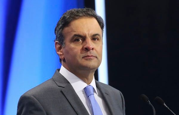 Nunca, de forma alguma, eu vi o sistema midiático, eterno propagador do "mar de lama" desde os tempos de Getúlio Vargas perder totalmente a compostura e assumir der vez o lugar da oposição partidária de direita