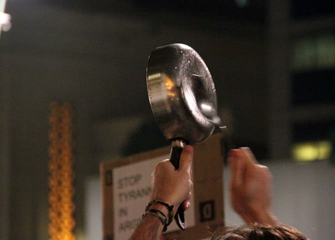 Este ódio elitista talvez explique o aparente refluxo destas manifestações golpistas. A marcha de 12 de abril, organizada por inúmeros grupelhos fascistóides, já foi bem menor do que o protesto de 15 de março