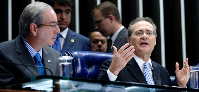 Em novo artigo, colunista do 247 Tereza Cruvinel destaca ações desta semana do presidente do Senado, como a apresentação de "um elenco de quase 30 propostas em busca do crescimento" do País e suas declarações contra o impeachment; jornalista compara Renan Calheiros com o presidente da Câmara: "A diferença está no DNA político de cada um. Cunha é produto de uma cultura política recente (que não pode ser chamada de nova política), em que os atores são movidos pela ambição, o pragmatismo, as conexões econômicas e a capacidade de agregar aliados mais por cumplicidade do que por afinidade ideológica. Já Renan é oriundo da velha política", movida sempre pela "política como construção de caminhos para o País"; segundo ela, "este DNA ajudou a moldar o papel que Renan vem assumindo na crise"