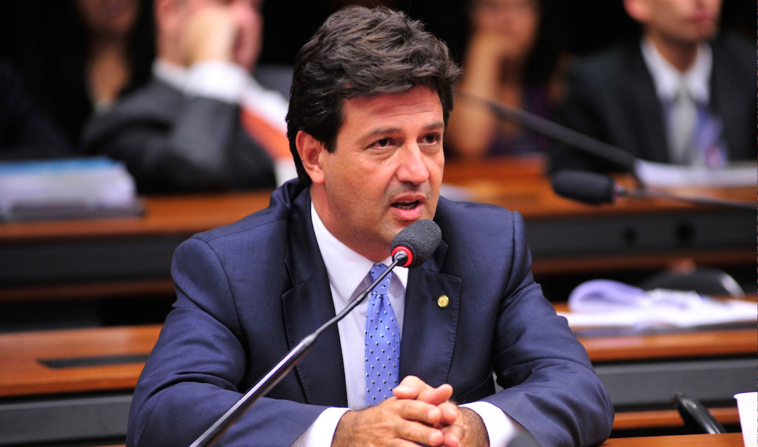 Deputado pelo DEM do Mato Grosso do Sul, Luiz Henrique Mandetta tem chamado a atenção de seus pares pelas críticas que tem feito à proposta de impeachment. E não o faz por governismo, mas por achar que a oposição só perderia tirando a presidente Dilma Rousseff da presidência para ficar com sua cadeira e seus problemas. Leia sua entrevista concedida à jornalista Tereza Cruvinel, do 247