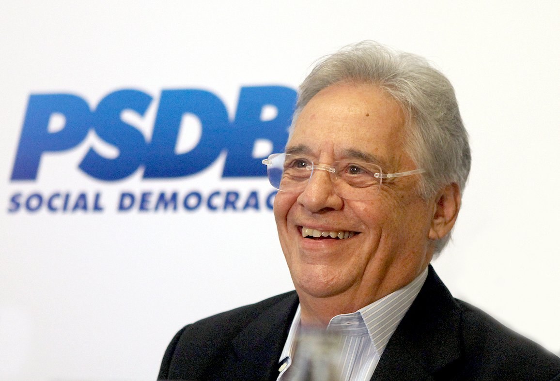"De vez quando desse mundo encantado, do silêncio absoluto, acaba vazando alguma coisa. Foi o que aconteceu", diz o colunista Paulo Moreira Leite, sobre o vazamento relacionado aos pagamentos da Odebrecht ao Instituto Fernando Henrique Cardoso para uma palestra, que, aparentemente, não foi realizada; no entanto, ele lembra, que casos associados ao PSDB não avançam e que este, de FHC, chega a ser quase irrelevante; "Na realidade, os R$ 975 000 são uma agulha num imenso palheiro que as autoridades não investigam, não apuram. Ali se encontram o metroduto de São Paulo, as privatizações, o esquema de compra de votos que permitiu a reeleição de FHC, o mensalão PSDB-MG", afirma