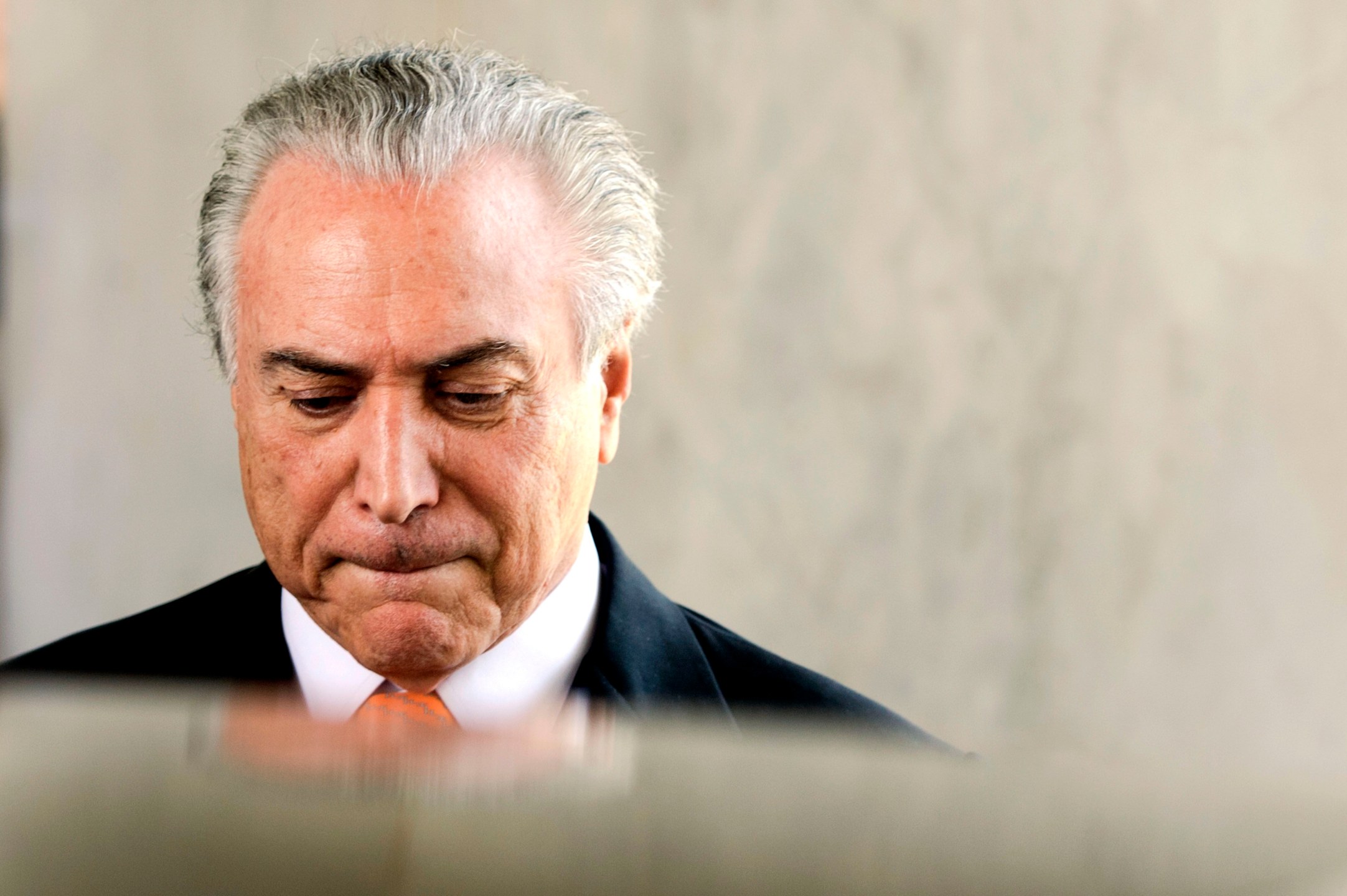 Brasília - O vice-presidente, Michel Temer, fala à imprensa ao deixar seu gabinete no Palácio do Planalto (Marcelo Camargo/Agência Brasil)