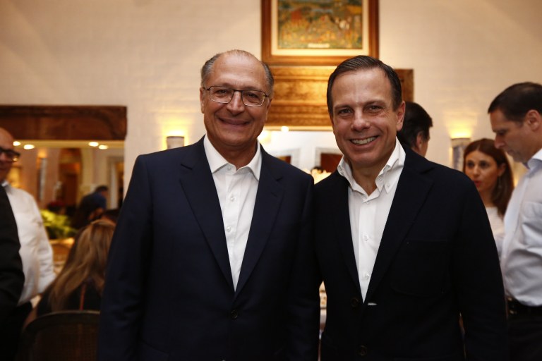 Tenho me perguntado: quando Doria Junior ofende de forma grotesca, bárbara, gratuita e infundada o ex-presidente Lula é ele que está a falar ou o jabazeiro de outros tempos está de volta?