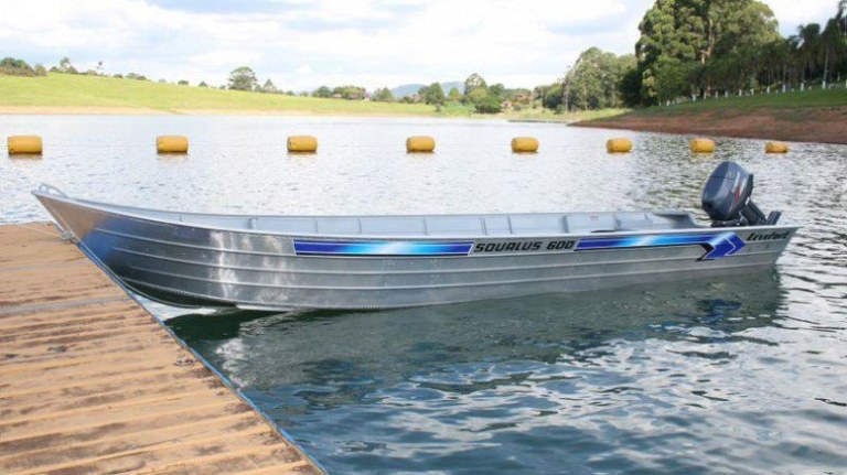 Nada impede que o barco tenha sido comprado de presente para o verdadeiro dono do sítio onde ela e o marido passam férias. Nada mesmo. Se eu compro de presente para o governador Geraldo Alckmin um tucano gigante de bronze, o endereço na nota fiscal será o do Palácio dos Bandeirantes, o que não quer dizer que eu seja o dono do palácio.