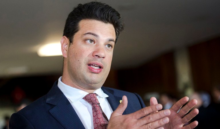 Brasília - Deputado Leonardo Picciani, um dos candidatos à liderança do PMDB na Câmara dos Deputados (Marcelo Camargo/Agência Brasil)