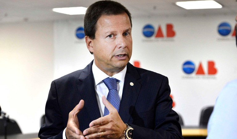 Brasília - O presidente da OAB, Cláudio Pacheco Prates Lamachia, durante coletiva fala sobre o senador Delcídio do Amaral (Valter Campanato/Agência Brasil)