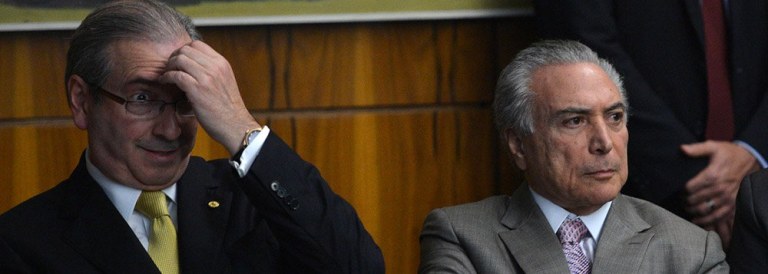 "Se o impeachment passar, Temer manterá como seu substituto e sucessor imediato um réu perante o STF, rejeitado por 77% dos brasileiros (Datafolha), acusado de receber milhões de dólares em propinas, a exemplo da denúncia que estourou hoje?", pergunta a jornalista Tereza Cruvinel; segundo ela, "como Cunha tem uma tropa para evitar a cassação, já estaria sendo ensaiado um acordo pelo qual ele renunciaria à presidência da Câmara salvando o mandato. E de quebra, o foro privilegiado do STF"; "Se vier mesmo a presidência Temer, já se ouve no PMDB que ele terá de se livrar de Cunha na presidência da Câmara. Como poderia Temer convencer o Brasil de que veio para consertar o país (pois em uni-lo nem poderá falar) tendo Cunha como segundo na linha sucessória?", coloca ainda a colunista do 247
