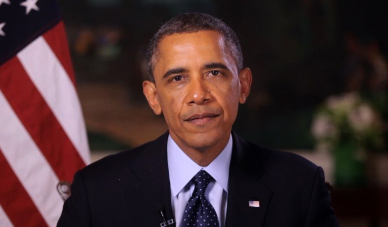 Chama a atenção o silêncio do Presidente dos Estados Unidos, Barack Obama, sempre loquaz em comentar e se imiscuir na realidade interna de todos os países do mundo, e que curiosamente silencia em relação à tentativa de golpe de Estado no Brasil. Esta viagem do Senador Aloysio para encontros no Departamento de Estado dos EUA nestes dias em que se processa o golpe do qual o PSDB é sócio-remido será apenas uma coincidência?