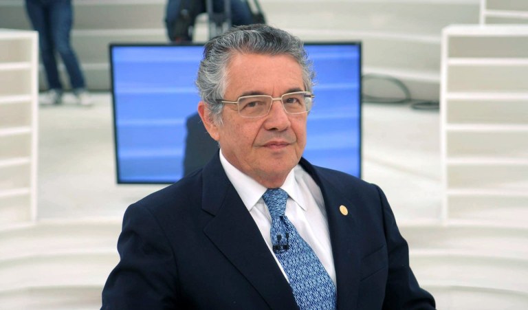 'Ministro do STF, Marco Aurélio Mello fez uma defesa veemente do estado de direito e da constituição brasileira, no programa Roda Viva, da TV Cultura, e fez duras críticas ao juiz Sergio Moro por manter no xilindró pessoas acusadas, sem culpa formada, com o objetivo de transformá-las em delatoras, como é o caso de Marcelo Odebrecht', diz o colunista do 247 Alex Solnik; "Eu não posso dizer que todas as decisões do juiz Sergio Moro - a não ser que ele seja um semideus - estejam corretas, afinadas com a lei. Vamos bater um carimbo com esse fato e aí não teremos mais recurso. O recurso deve ser apreciado com absoluta equidistância", apontou o ministro