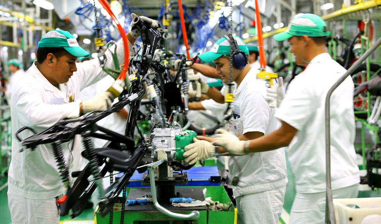 O futuro haverá de ser muito bom para o país, para o povo brasileiro e para os setores produtivos, desde que os golpistas cessem de manter sob tensão extrema relações institucionais e que o governo da Presidente Dilma