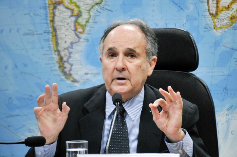 Senador Cristovam Buarque (PDT-DF) durante audiência pública que instrui a Sugestão (SUG) 8/14, de sua relatoria, que trata da regulamentação do uso da maconha