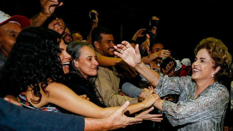 Números do Ibope confirmam que Dilma encontra-se em recuperação política, mesmo fora da presidência; pesquisas de opinião não resolvem grandes lutas políticas, como mostra a experiência de 1964, quando João Goulart foi derrubado por um golpe militar embora tivesse apoio de grande parte da população, conforme um levantamento feito pelo mesmo Ibope; mas os números de maio de 2016 mostram a crescente dificuldade dos golpistas para impor sua versão ao país, e irão dar mais ânimo a resistência; acompanhe análise do colunista do 247, Paulo Moreira Leite