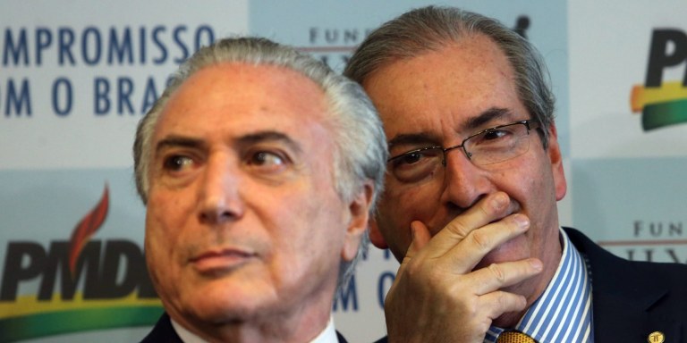 "São claros e vários os sinais de que, já tendo Eduardo Cunha feito o 'serviço sujo' de abrir caminho para o golpe na noite do cinismo de 17 de abril, os vencedores agora buscam meios para descartá-lo", diz a colunista Tereza Cruvinel, que, no entanto, alerta para os riscos; "Esta operação embute riscos muito altos para o próprio Temer. Cunha não aceitará ser atirado ao lixo como bagaço de laranja que já deu caldo. E vingança é com ele mesmo"; ela afirma ainda que a fórmula exótica de impedir Cunha apenas nos dias em que Temer se ausentar do País fará com que o STF fique ainda mais exposto "como parceiro de tudo que está acontecendo"