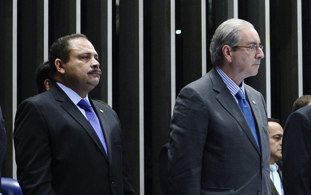 A medida de Maranhão foi apenas uma das que poderiam ter sido tomadas contra o golpe. Como antecipou este Blog no sábado, o STF estava para anular a sessão da Câmara de 17 de abril por vícios de origem. Seria muito difícil manter uma sessão conspurcada pela ilegitimidade de Cunha, por chantagens, subornos e intimidações praticadas pelo ex-presidente da Casa à luz do dia, diante de todos os que quiseram ver