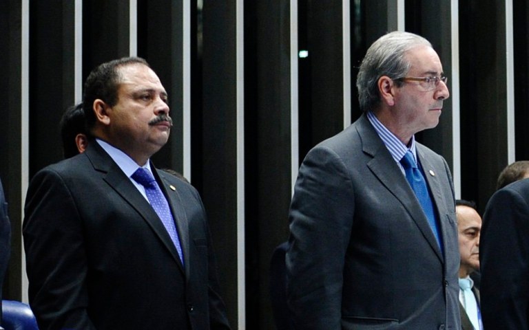 A medida de Maranhão foi apenas uma das que poderiam ter sido tomadas contra o golpe. Como antecipou este Blog no sábado, o STF estava para anular a sessão da Câmara de 17 de abril por vícios de origem. Seria muito difícil manter uma sessão conspurcada pela ilegitimidade de Cunha, por chantagens, subornos e intimidações praticadas pelo ex-presidente da Casa à luz do dia, diante de todos os que quiseram ver