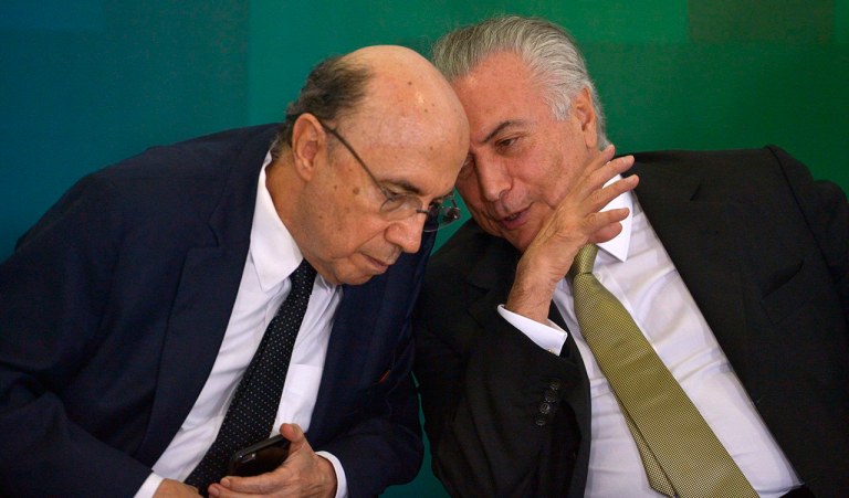 Brasília - O ministro da Fazenda, Henrique Meireles e Michel Temer participam de encontro com representantes da Confederação das Associações Comerciais e Empresariais do Brasil (José Cruz/Agência Brasil)