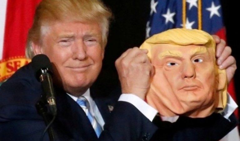É falso dizer que venceu a "antipolítica" ou a negação da política. Na verdade, venceu uma política determinada, ainda mais direitista, que explora um sentimento disseminado de rejeição às instituições
