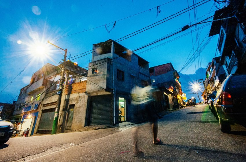 A continuidade de um modelo que permitiu maior eficiência energética com menor custo seria de suma importância para a população de São Paulo. O objetivo é atender toda a cidade com a iluminação por LED