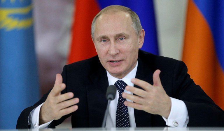 Presidente russo, Vladimir Putin, em foto de arquivo no Kremlin, em Moscou. 23/12/2014 REUTERS/Maxim Shipenkov