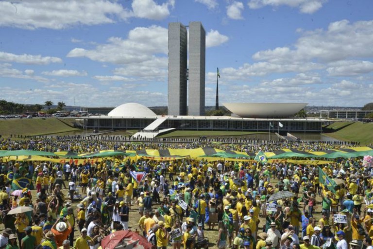 Manifestação em Brasília em prol da Lava Jato 
