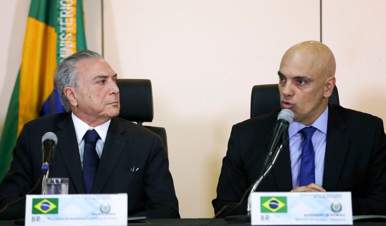 Brasília - O Presidente interino, Michel Temer, e o ministro da Justiça, Alexandre de Moraes, participam de reunião com os secretários de Segurança Pública de todos os Estados, no Ministério da Justiça. (Marcelo Camargo/Agência Brasil)