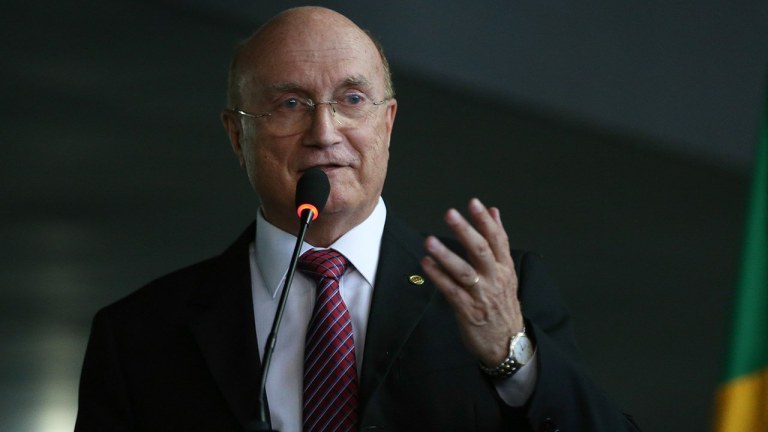 Brasília - Novo ministro da Justiça e Segurança Pública, Osmar Serraglio, discursa na solenidade de transmissão de cargo no ministério (Fabio Rodrigues Pozzebom/Agência Brasil)