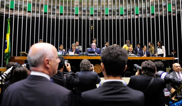 Brasília- DF- Brasil- 03/12/2015- 1º secretário da Mesa Diretora, dep. Beto Mansur (PRB-SP), lê o pedido de impeachment protocolado na Casa contra a presidente Dilma Rousseff. Foto: Alex Ferreira/ Câmara dos Deputados