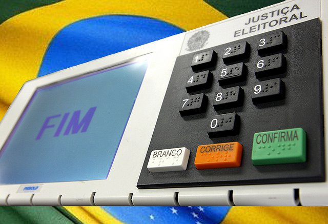 Claro que a adoção da lista não teria o condão de livrar o nosso sistema eleitoral de todas as suas mazelas. Mas, contribuiria para o fortalecimento dos partidos, para o fim da briga de foice entre candidatos do mesmo partido ou coligação, para a a difusão dos programas partidários