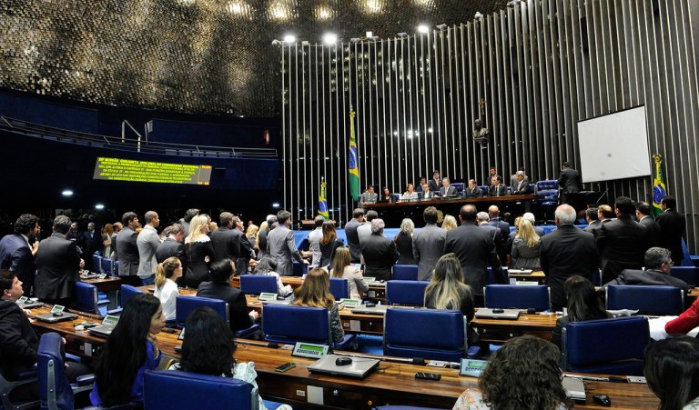 Sessão solene do Congresso para promulgação da Emenda Constitucional 80/2014, decorrente da Proposta de Emenda à Constituição 4/2014 (PEC das Defensorias), que garante a instalação de defensorias públicas em todos os municípios do país. A Emenda fixa praz